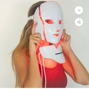 The Dermalight LED mask